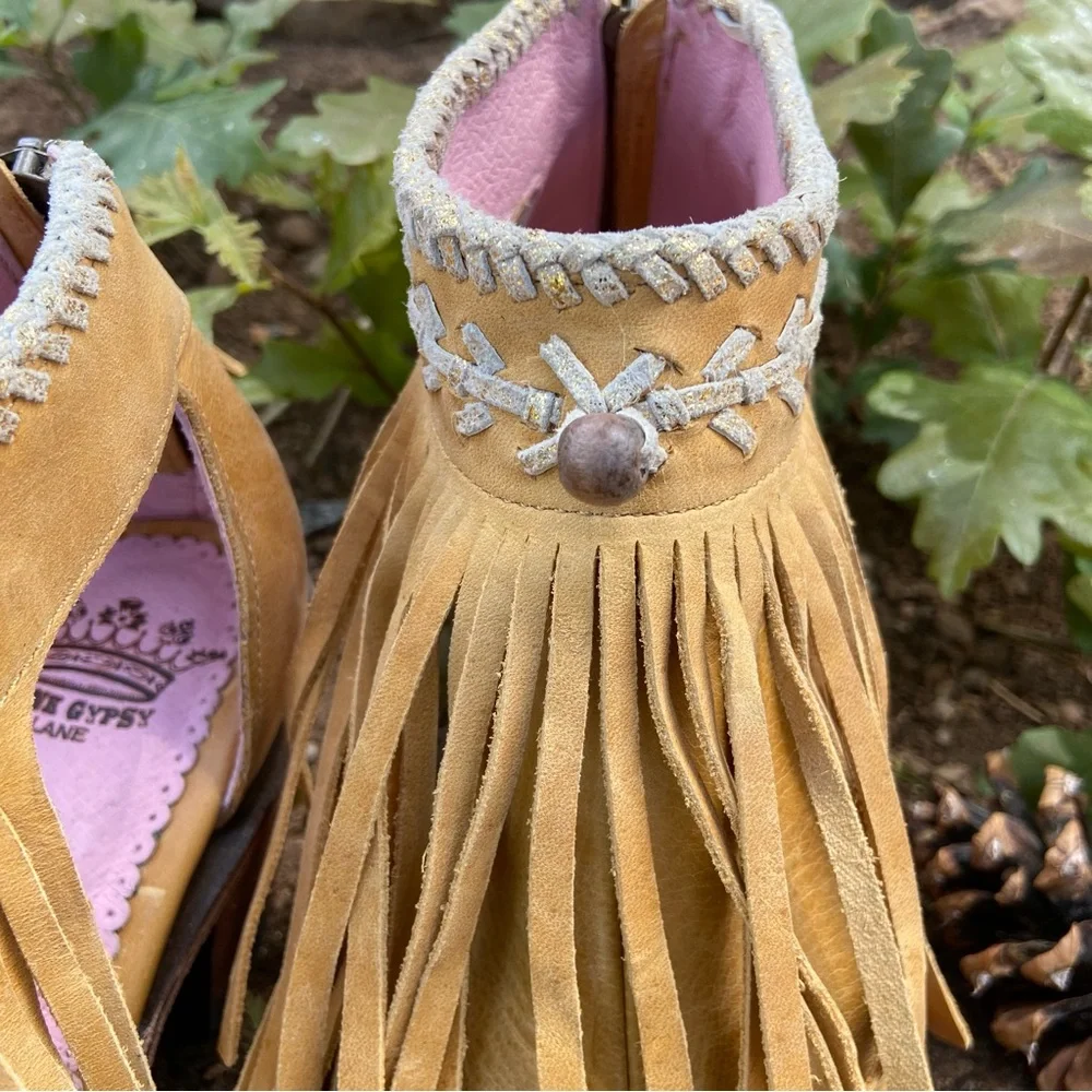 Junk Gypsy by Lane ⭐️NWOT Fringe Leather Archer Sandal/Boots - Picture 6 of 16